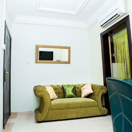Maxwell Court Apartments Accra Exterior photo