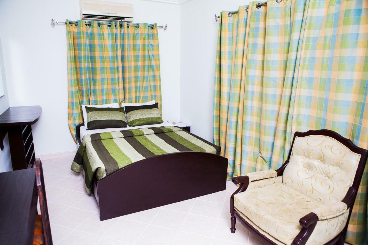 Maxwell Court Apartments Accra Exterior photo